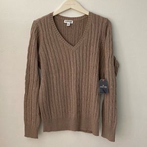🌟NWT Taupe Heather Classic Cable V-Neck Sweater